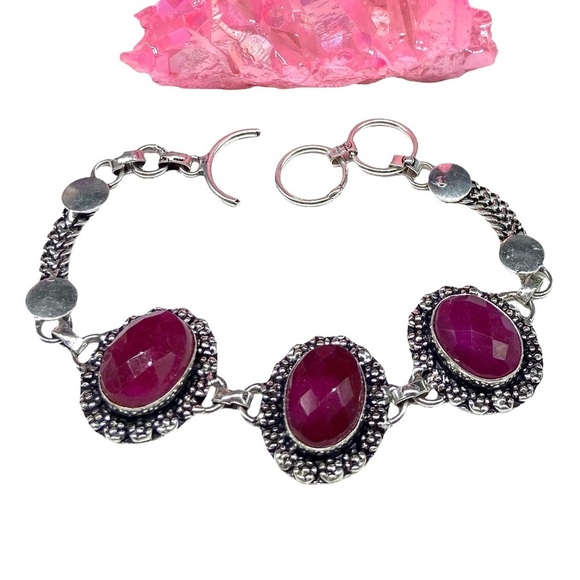 Elegant Silver and Pink Gemstone Bracelet - Picture 1 of 4